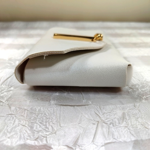 Vintage Mini Faux Leather White Cute Bag or Wallet - Picture 6 of 9